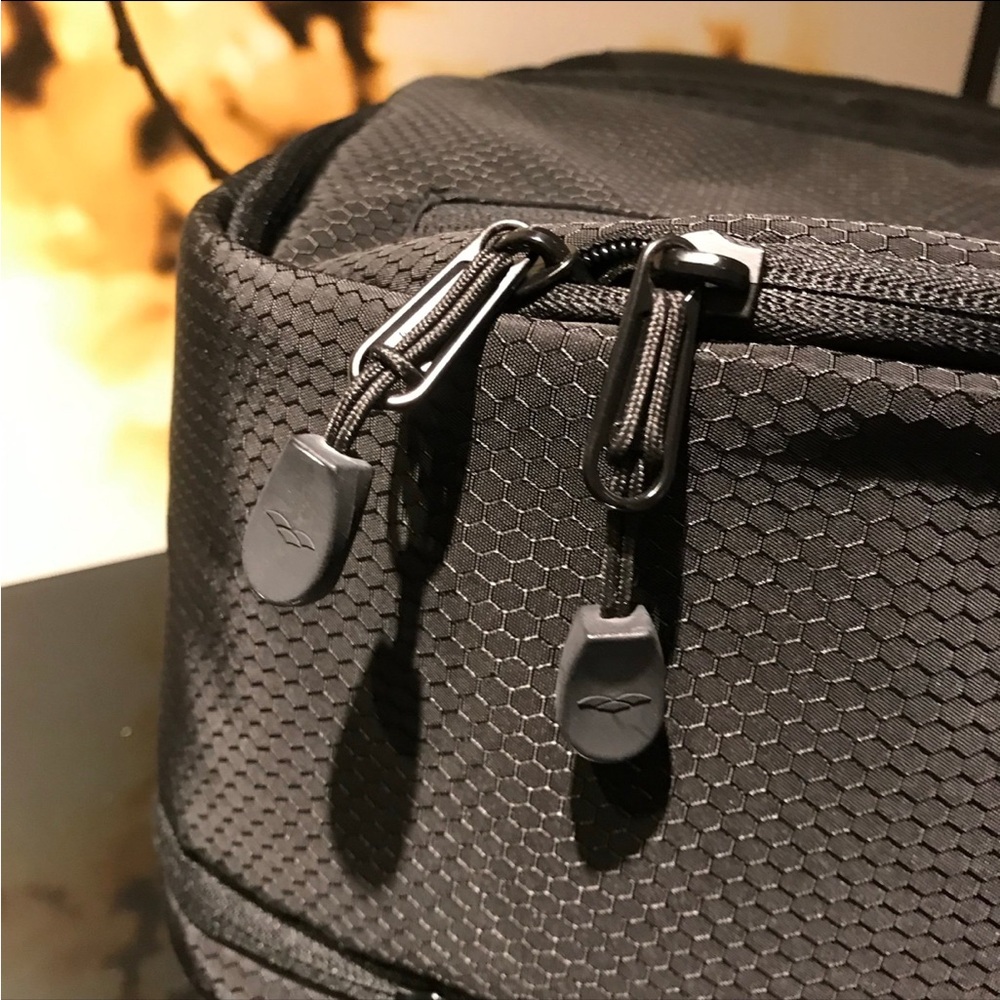 EUC 2 in 1 Insulated Cooler Backpack (Black) - Picture 5 of 12